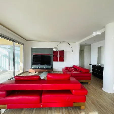 Grand - - De La Rose Apartment *